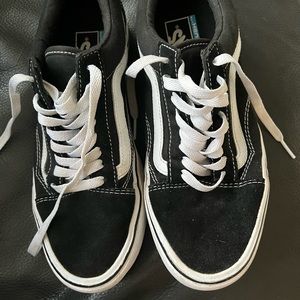 Vans- women 9.5 ward lo suede